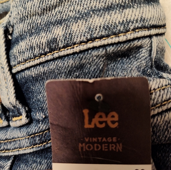 💙NWT Lee Modern Vintage High Rise No Stretch, Pleated Mom Jean, Acid Wash, 29 - Picture 14 of 15